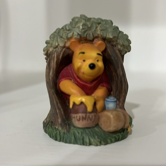 Lenox Disney Magic Collection Winnie the Pooh Thimble Figurine - Picture 6 of 7